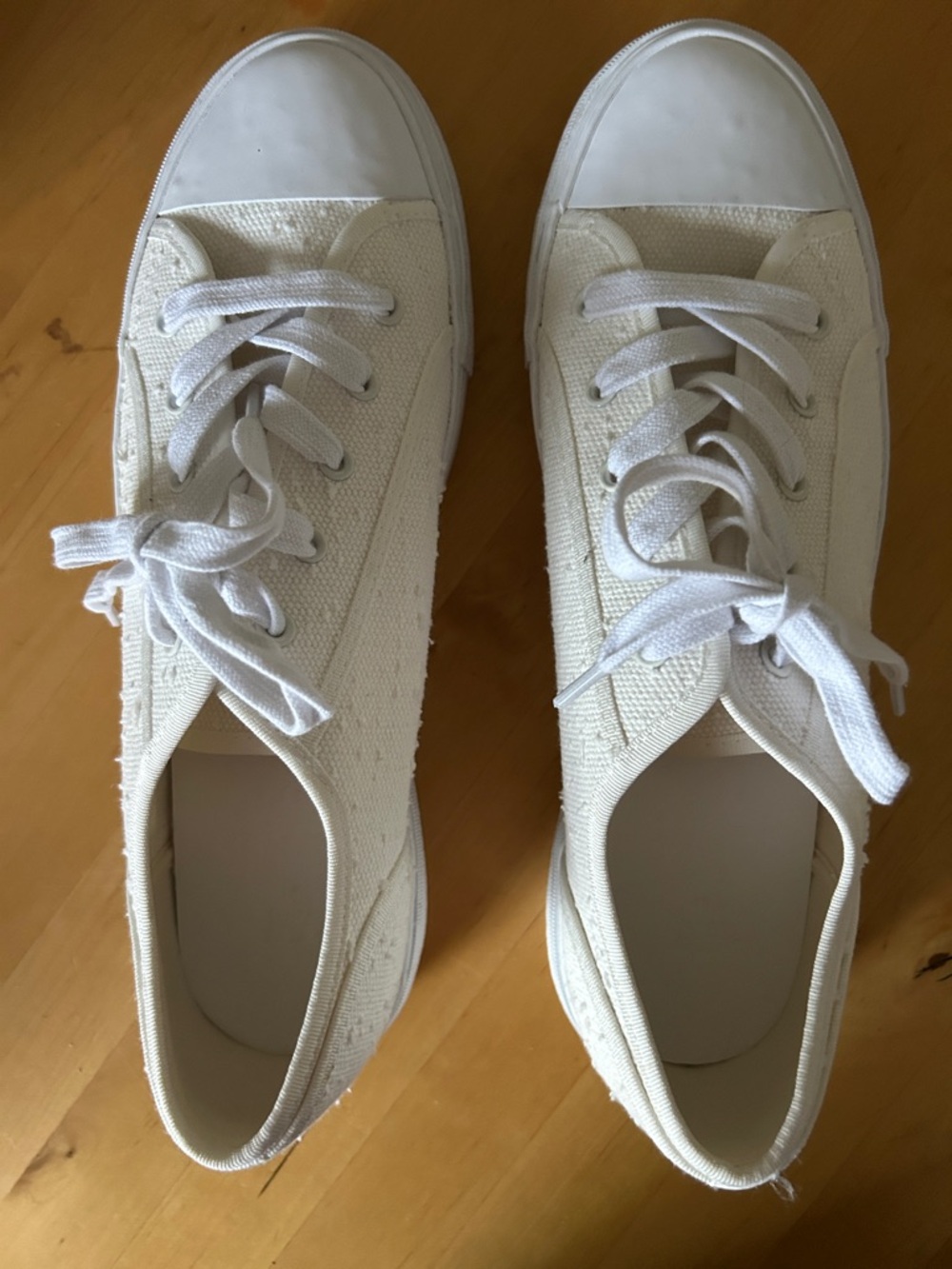 H&M Everyday White Canvas Lace-Up Sneakers for Women.